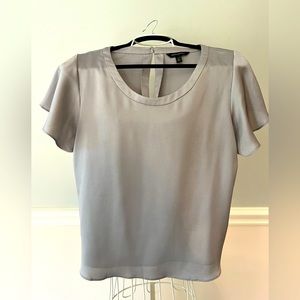 Banana Republic Flutter Sleeve Gray/Silver Blouse. Size Large Petite. Fits 8-10.